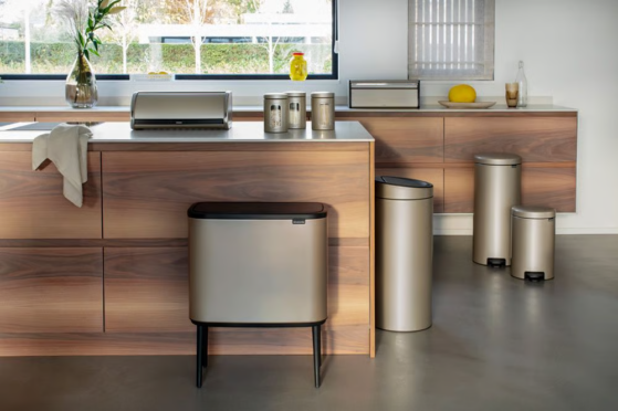 Brabantia Bo Touch Bin jalgadel prügikast 3x11L, saadaval erinevad värvid - Image 5